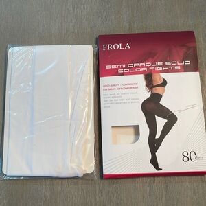 Frola Semi Opaque solid color tights in white. Size L-XL. Brand new